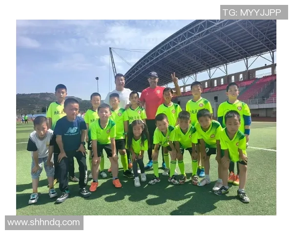 教练如何通过严格训练提升足球运动员的竞技水平与心理素质